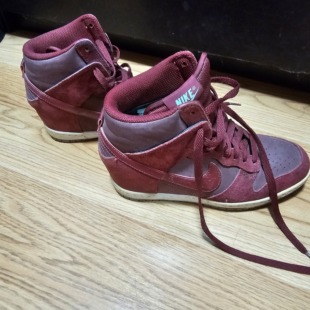 Nike Women's Maroon High-Top Sneakers - Picture 2 of 7